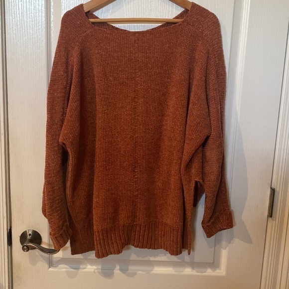 Main strip size small chenille Hi low hem rolled cuff rust sweater - Picture 6 of 6